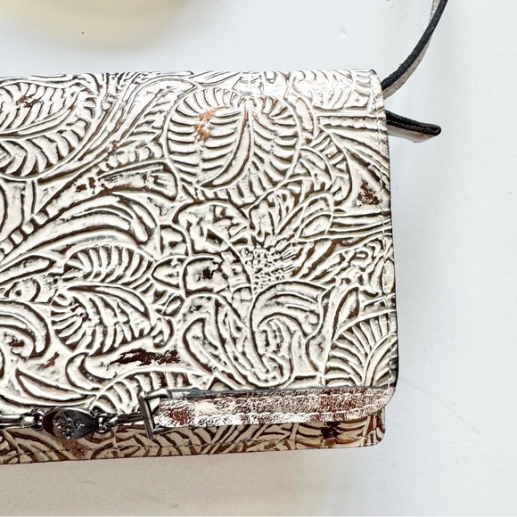 Patricia Nash Metallic Forest Tooled Collection Appricale Leather Crossbody Bag - Picture 4 of 16